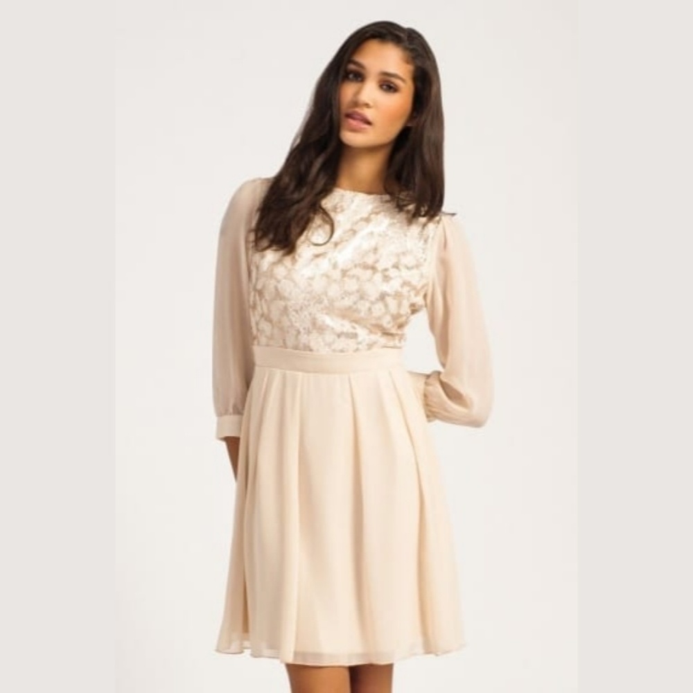 LITTLE MISTRESS Blush Fitted Dress Sheer sleeves 4